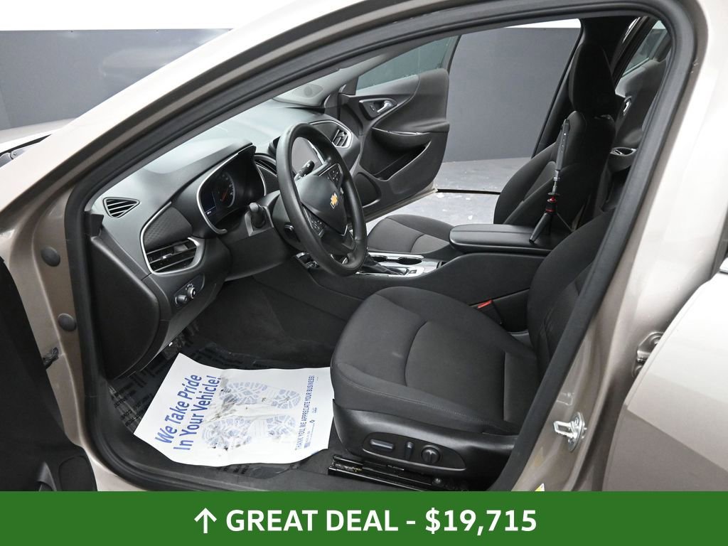 Used 2025 Chevrolet Malibu LT image 32