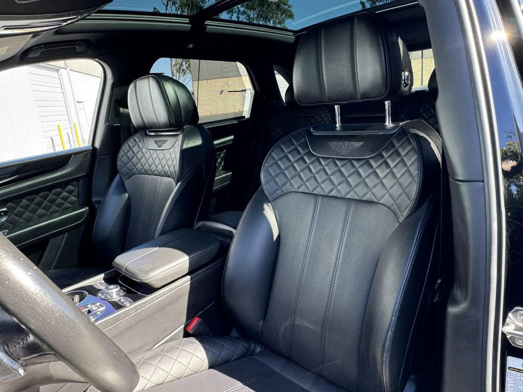 Used 2017 Bentley Bentayga image 15