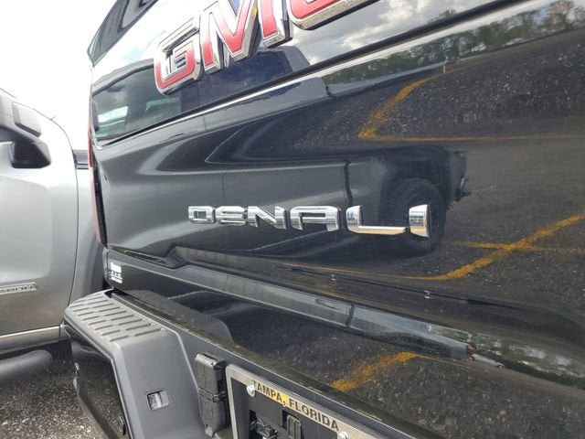 New 2026 GMC Sierra 2500 Denali w/ Denali Reserve Package AWD/4WD image 9