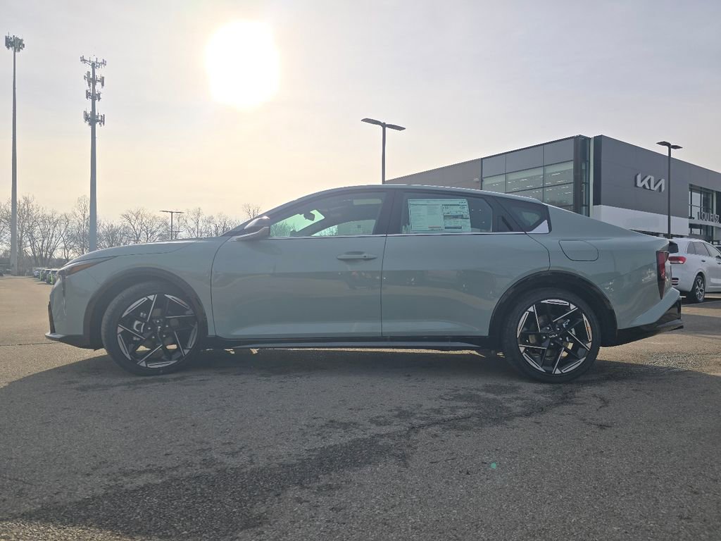 New 2025 Kia K4 GT-Line image 13