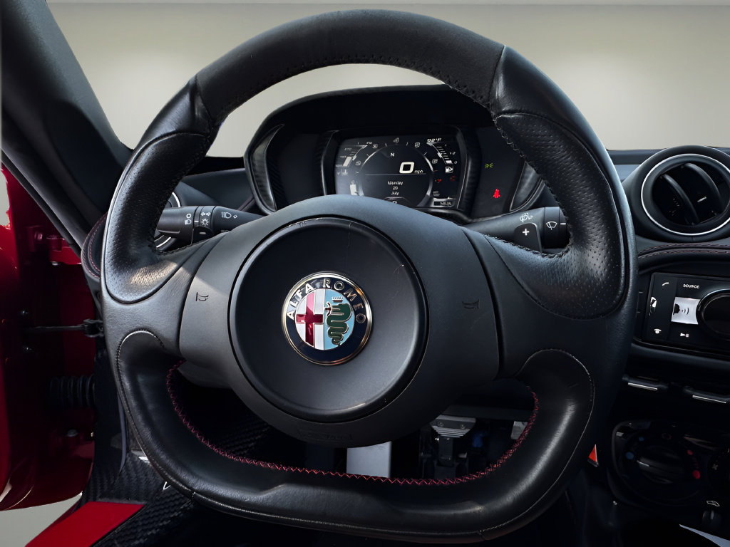 Used 2015 Alfa Romeo 4C Launch Edition w/ Convenience Group RWD image 12