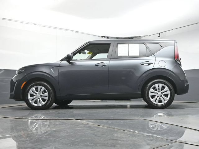 Used 2025 Kia Soul LX FWD image 35