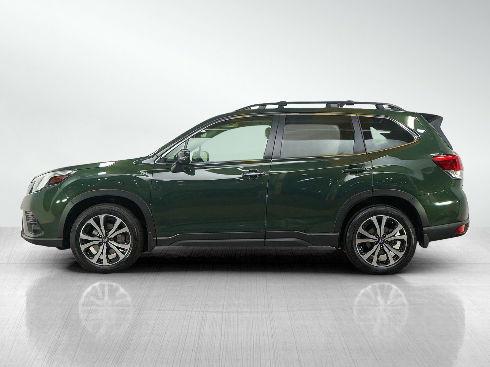 Used 2024 Subaru Forester Limited AWD/4WD image 2