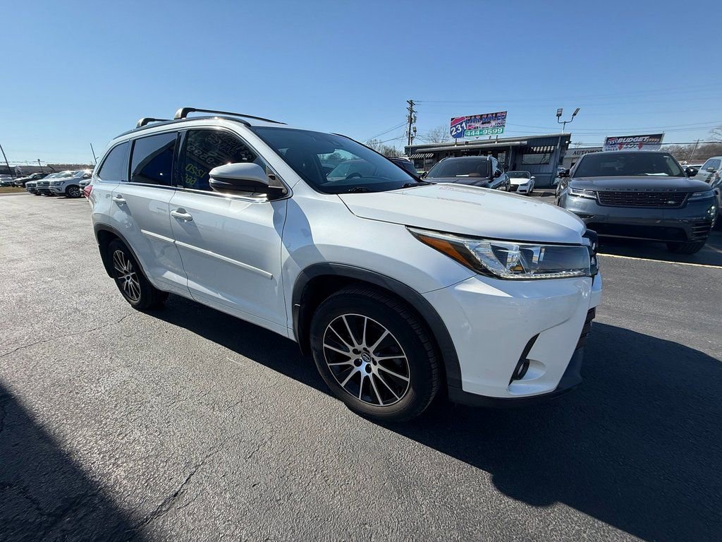 Used 2017 Toyota Highlander SE