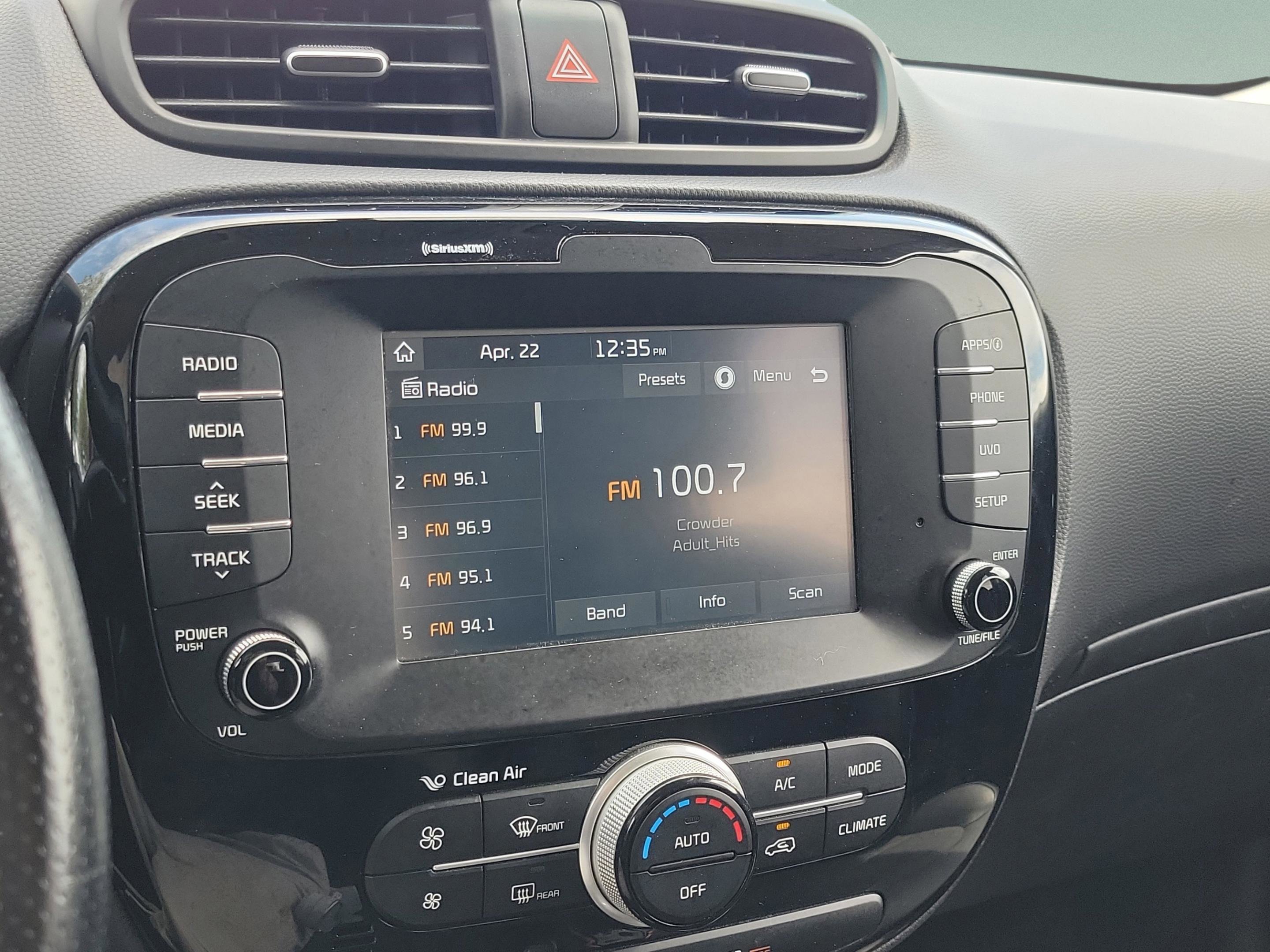 Used 2018 Kia Soul ! image 25