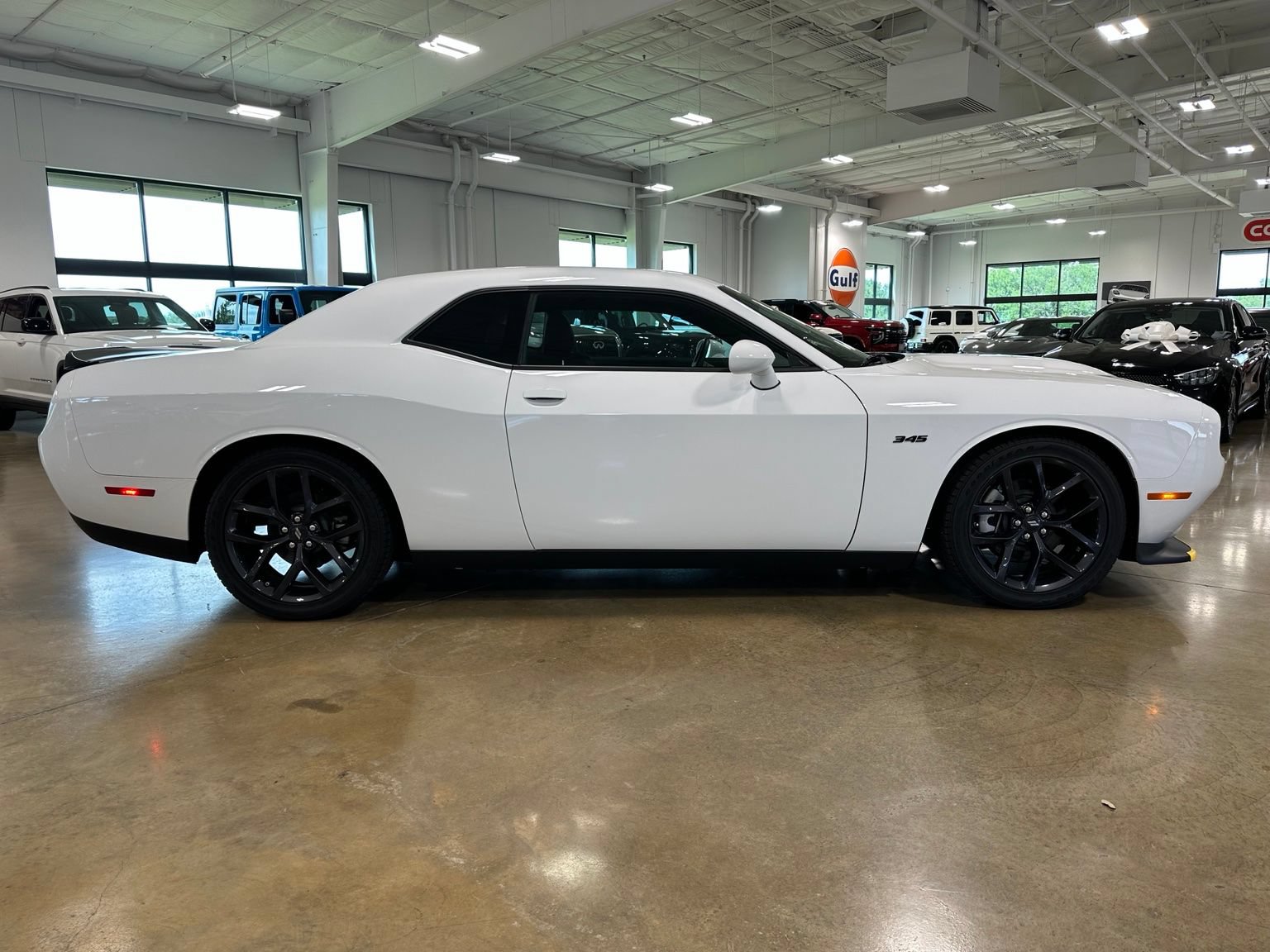 Used 2023 Dodge Challenger R/T w/ Blacktop Package RWD image 9