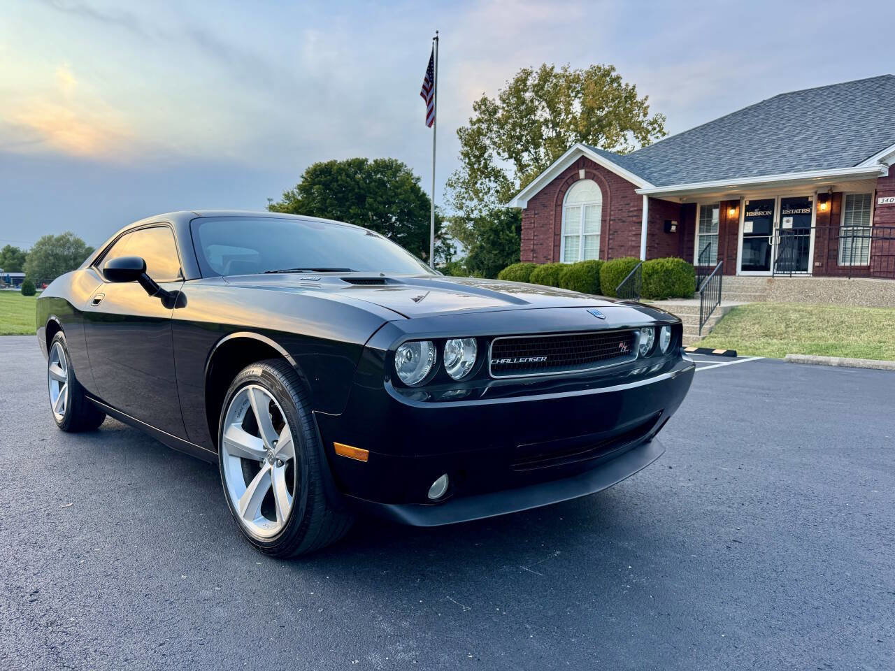 Used 2010 Dodge Challenger R/T image 2