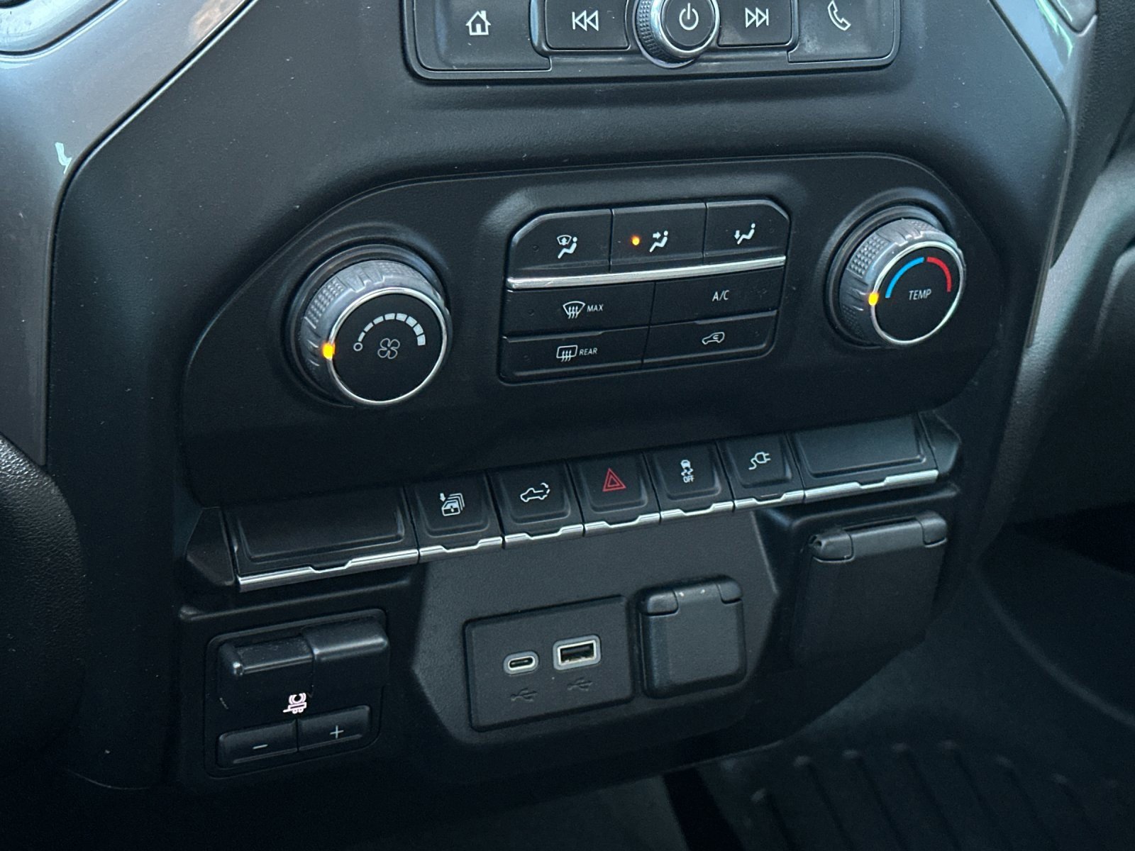 Used 2021 Chevrolet Silverado 2500 Custom w/ Custom Value Package image 18