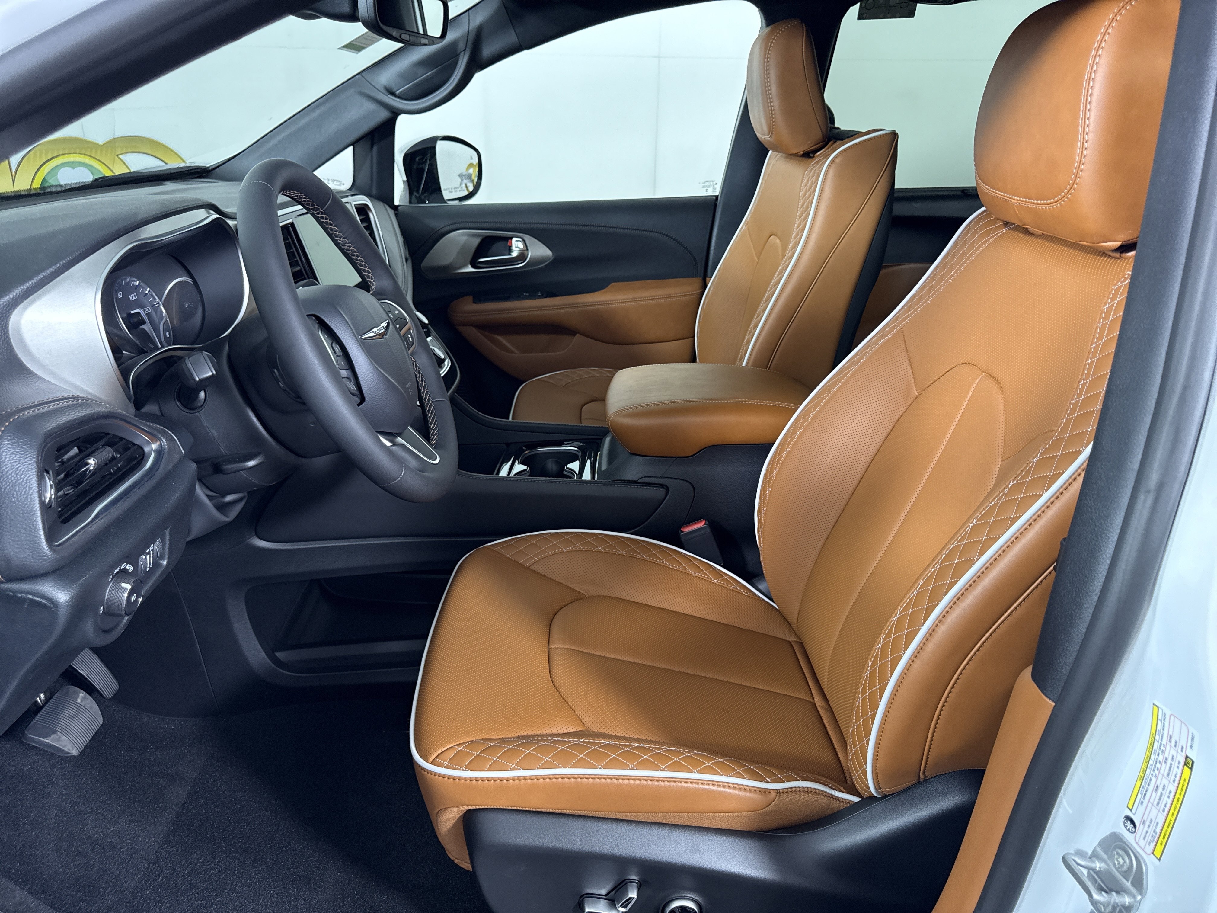 New 2026 Chrysler Pacifica Pinnacle image 9