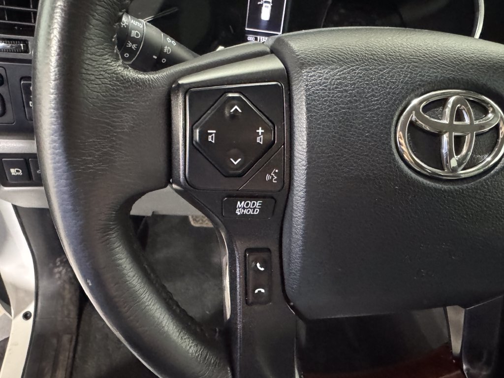 Used 2018 Toyota Sequoia Platinum AWD/4WD image 6