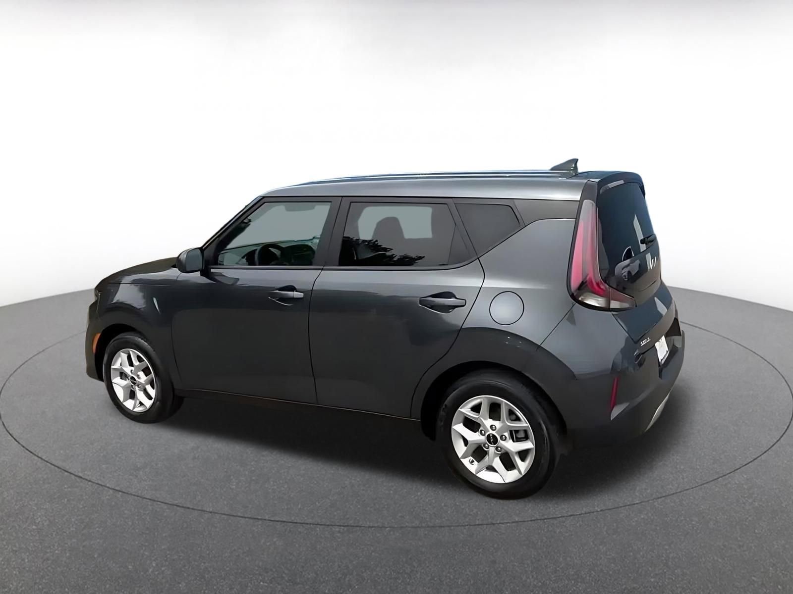 Used 2025 Kia Soul LX w/ LX Technology Package FWD image 10