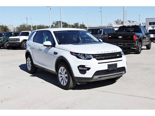 Used 2017 Land Rover Discovery Sport SE image 6
