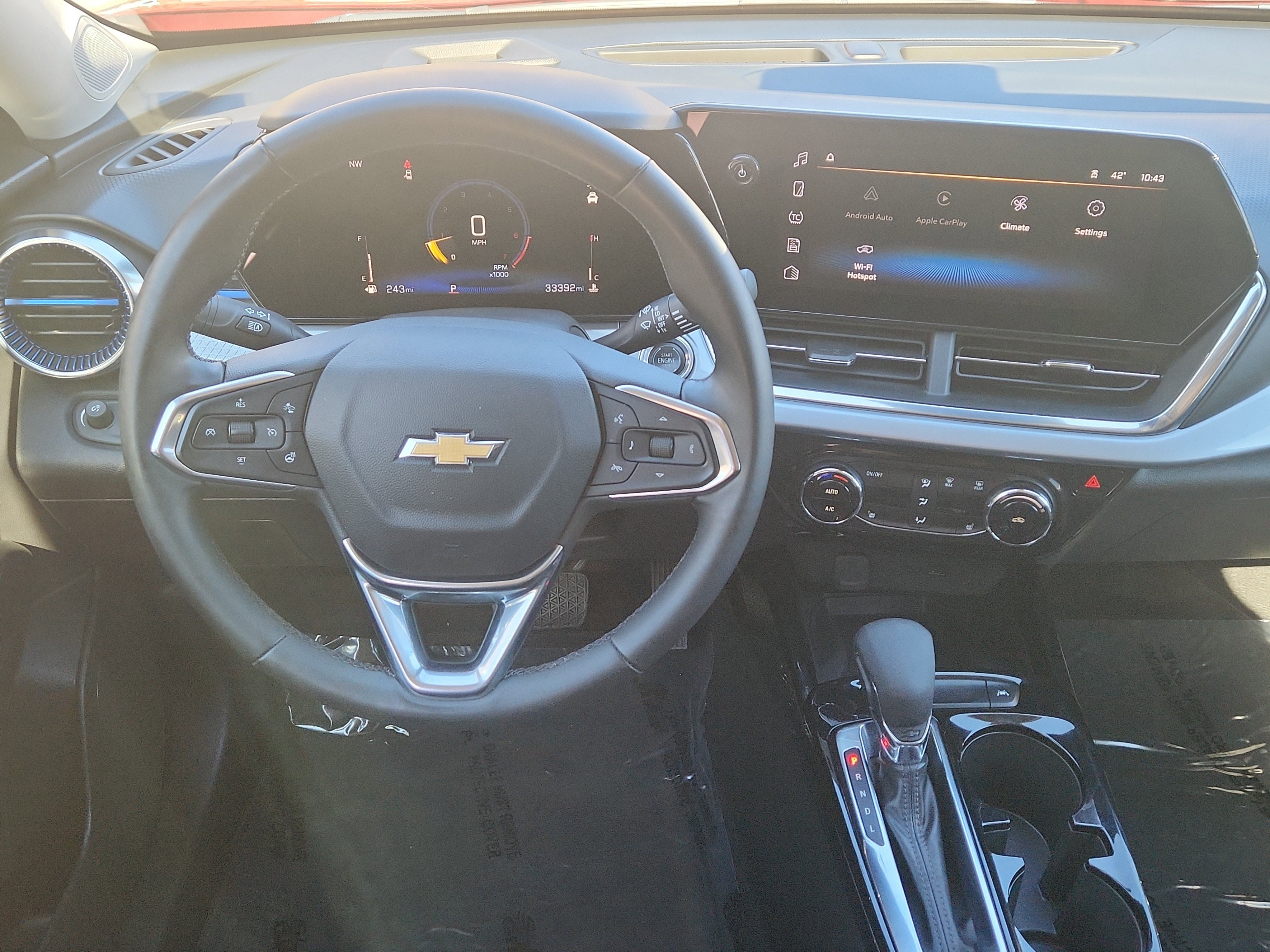 Used 2024 Chevrolet Trax LT w/ Sunroof Package image 10