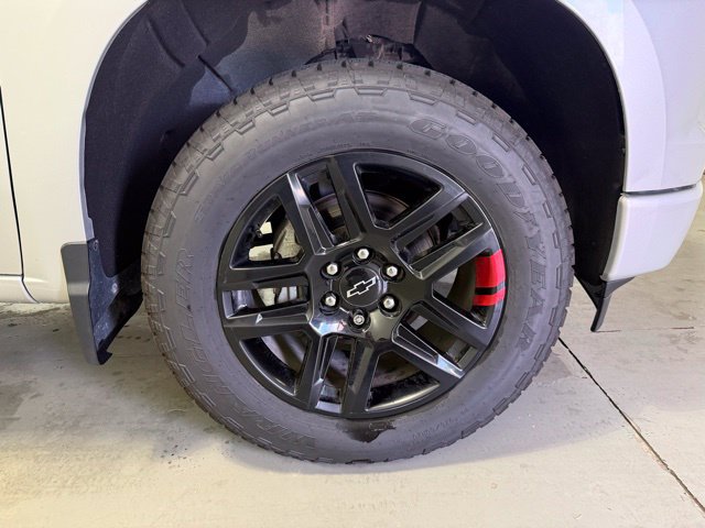 Certified 2022 Chevrolet Silverado 1500 RST w/ Redline Edition AWD/4WD image 28