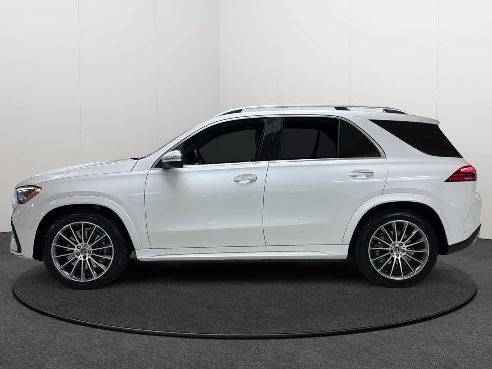 New 2026 Mercedes-Benz GLE 450 4MATIC image 3