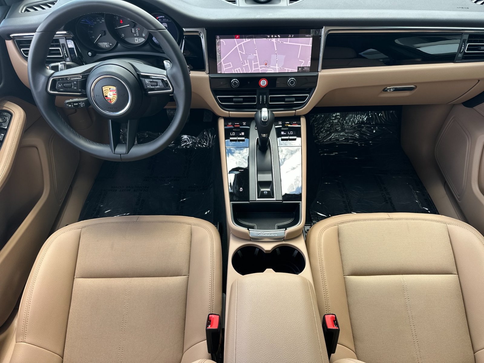 Certified 2026 Porsche Macan AWD/4WD image 7