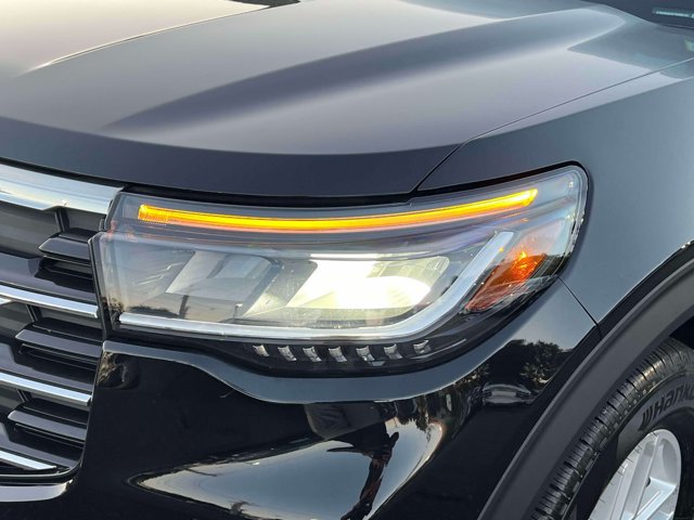 Used 2026 Ford Explorer Active AWD/4WD image 12