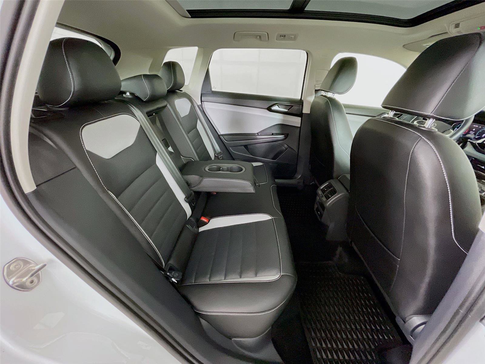 Used 2022 Volkswagen Taos SEL AWD/4WD image 32