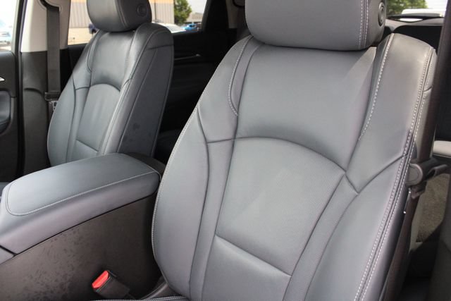 Used 2021 Buick Enclave Premium w/ Sun and Sites Package FWD image 7