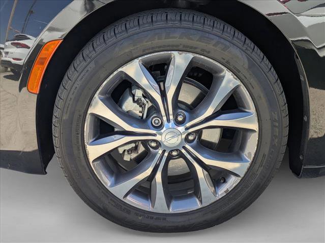 Used 2017 Chrysler Pacifica Limited FWD image 25