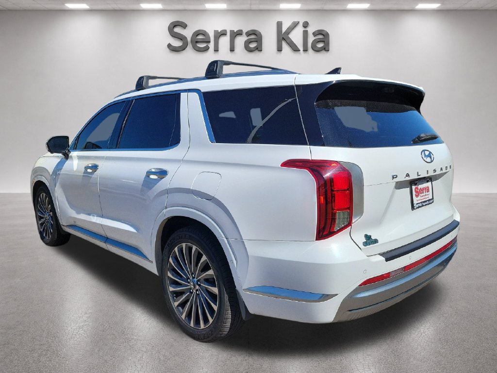 Used 2024 Hyundai Palisade Calligraphy FWD image 3