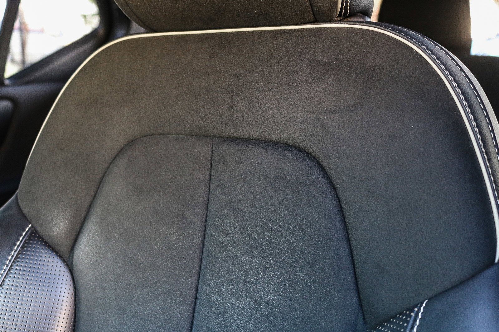 Used 2021 Volvo XC40 P8 Recharge w/ Advanced Package image 24