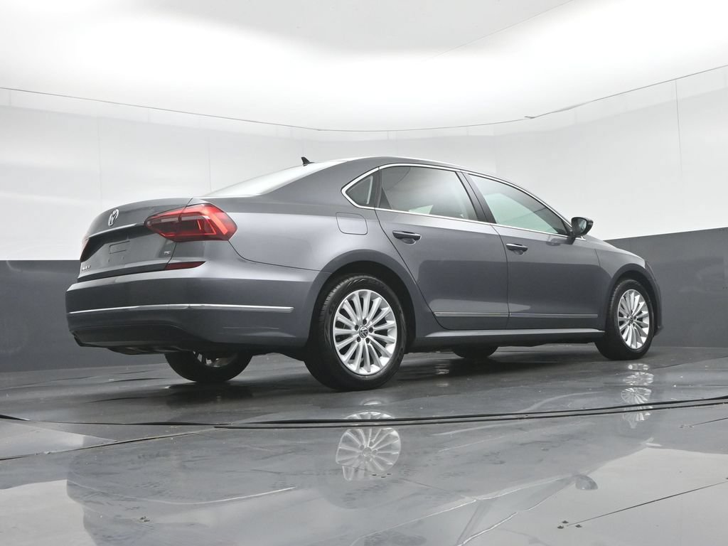Used 2017 Volkswagen Passat 1.8T SE FWD image 52