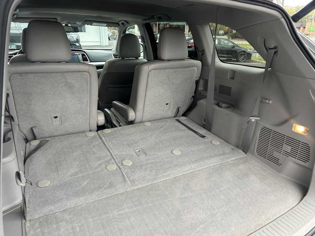 Used 2016 Toyota Highlander XLE image 13