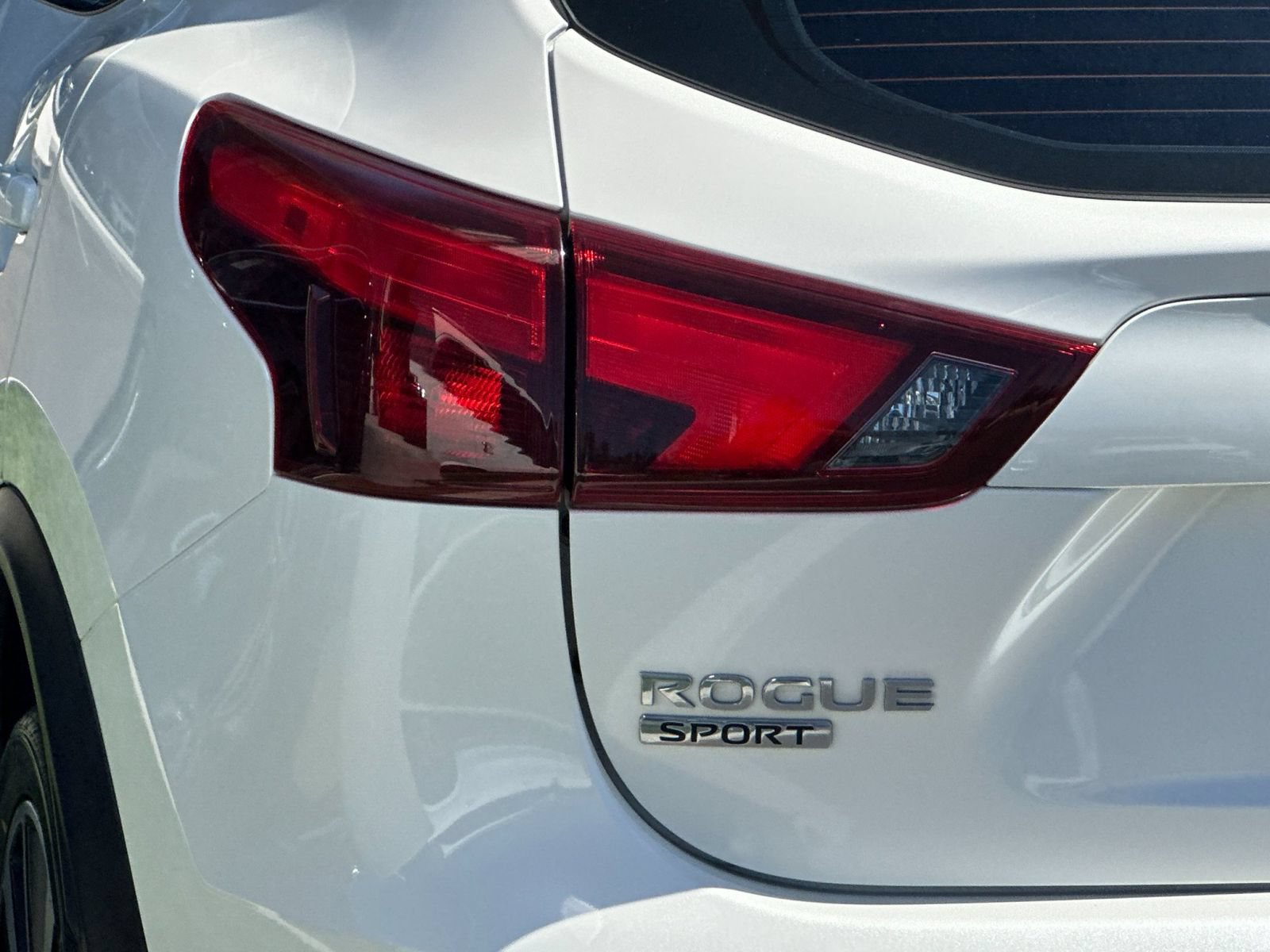 Used 2018 Nissan Rogue Sport SL FWD image 31