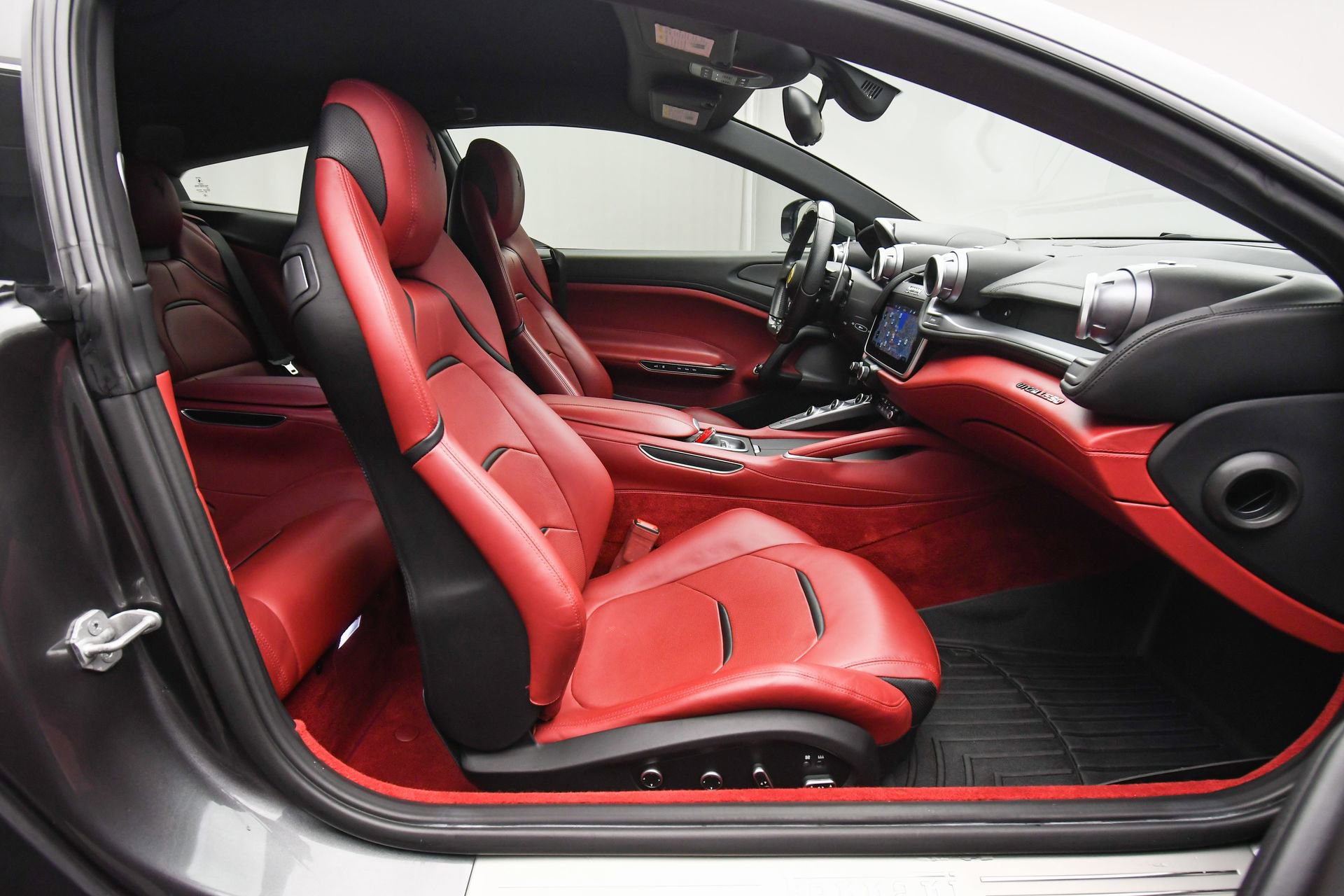 Used 2018 Ferrari GTC4Lusso image 55