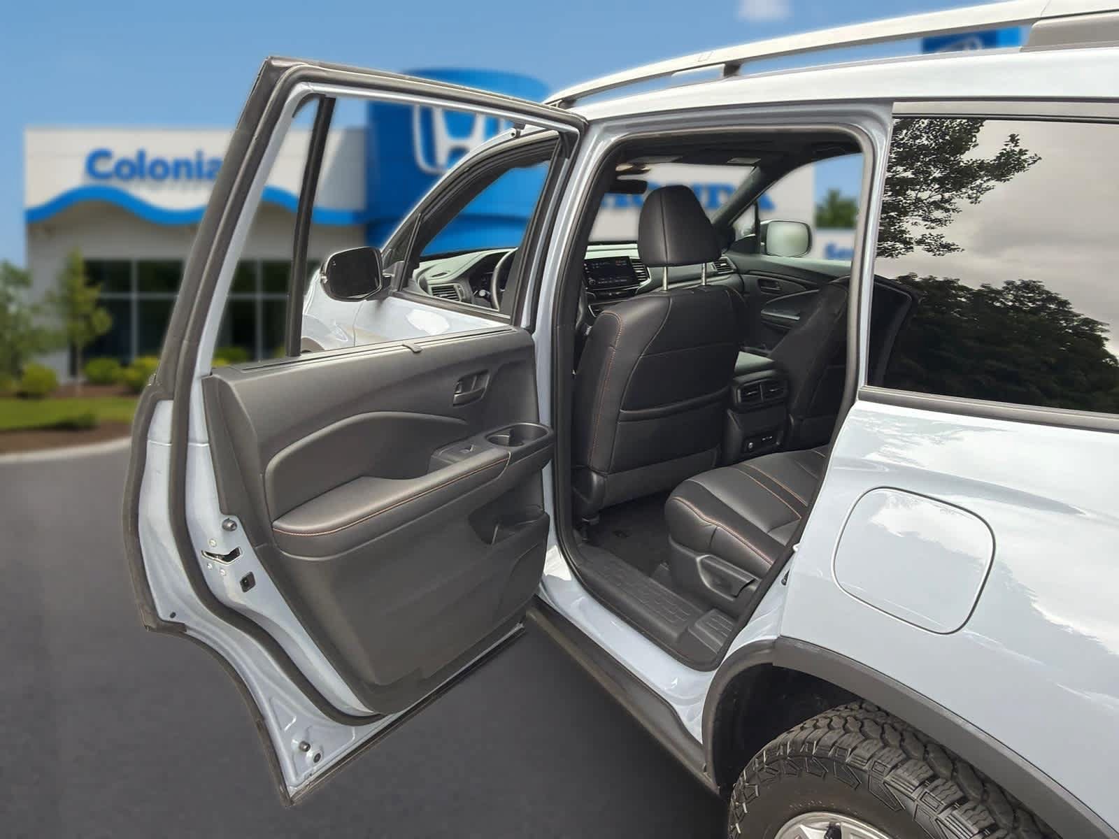 Used 2025 Honda Passport TrailSport image 27