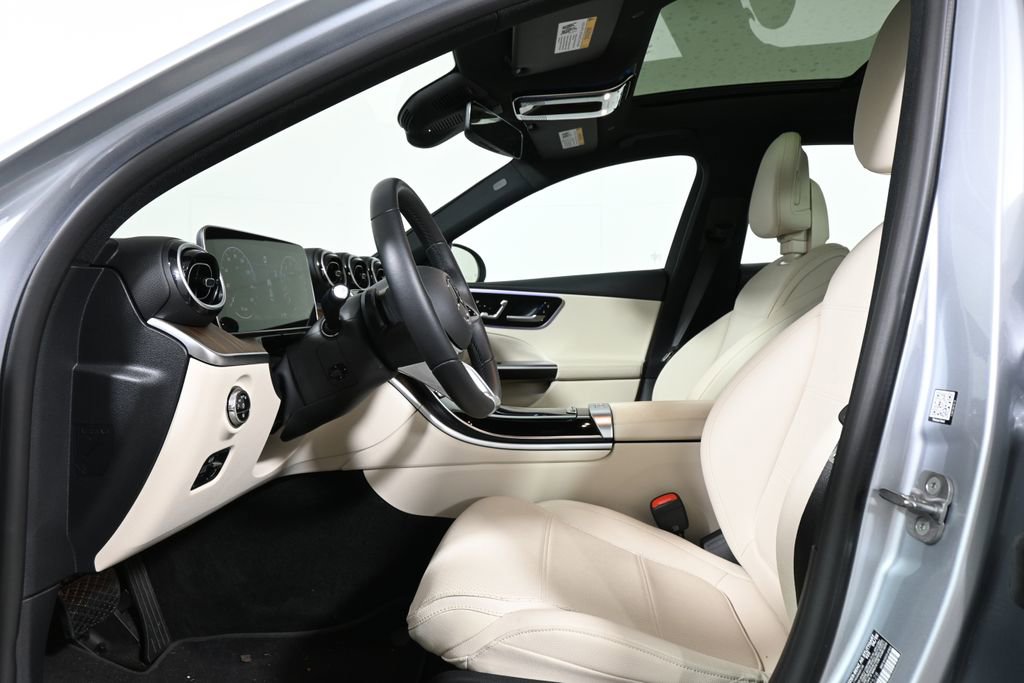 Certified 2025 Mercedes-Benz C 300 4MATIC Sedan image 3