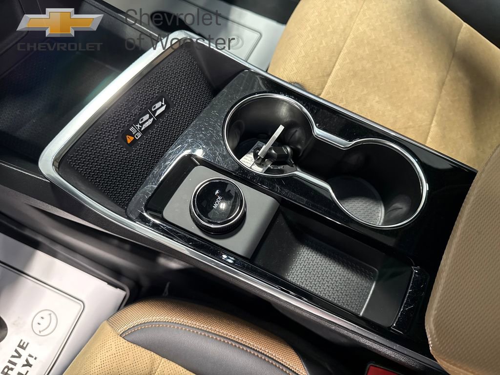 Used 2025 Chevrolet Equinox ACTIV image 18