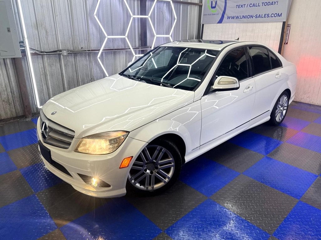 Used 2009 Mercedes-Benz C 300 Sedan image 11