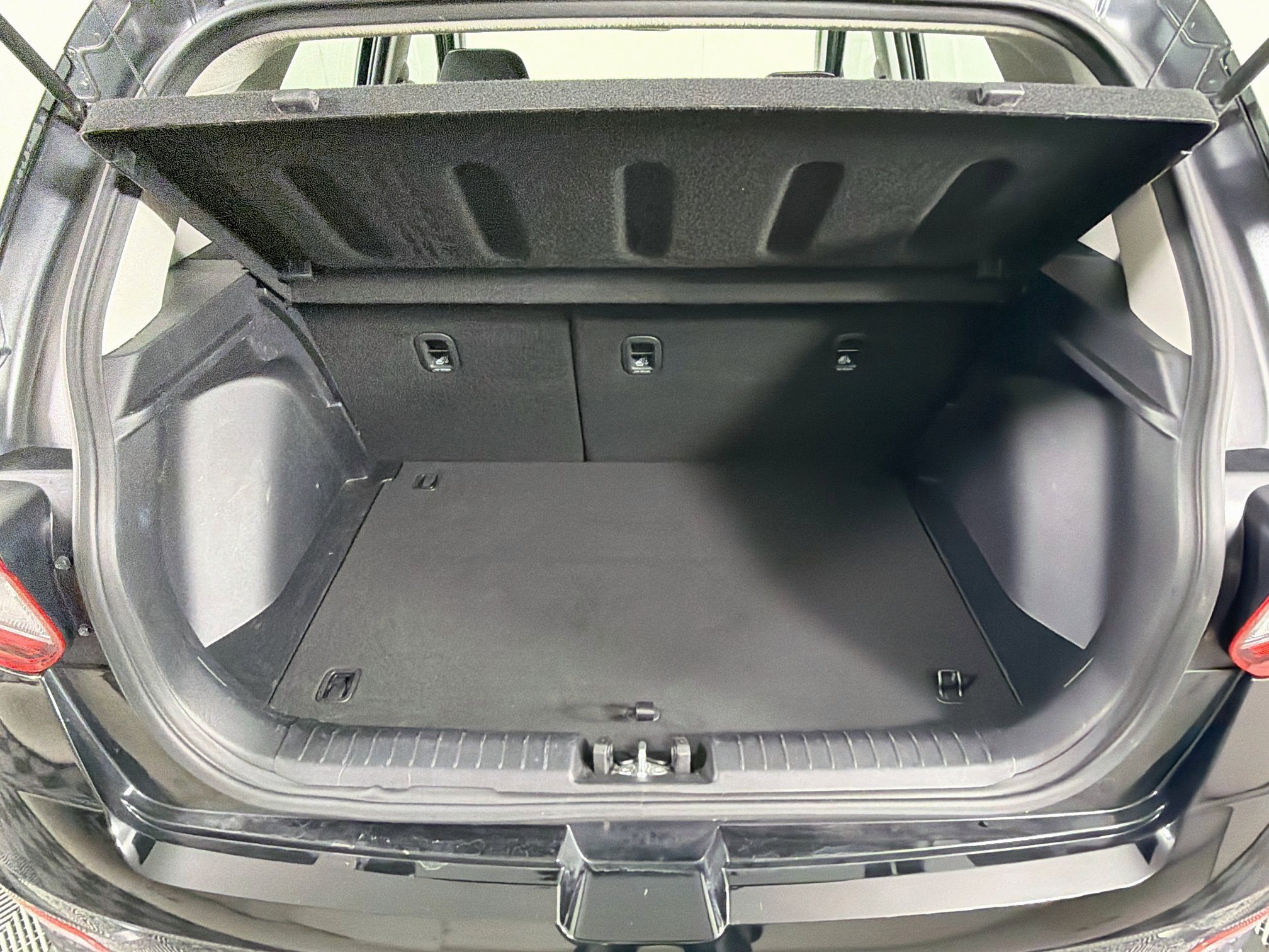 Used 2025 Hyundai Venue SEL FWD image 27