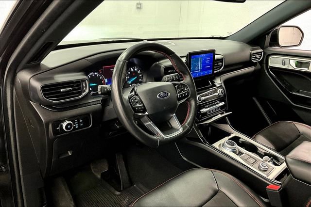 Used 2023 Ford Explorer ST-Line w/ Class IV Trailer Tow Package image 16