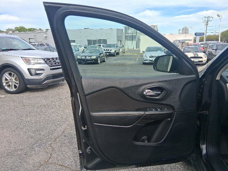 Used 2014 Jeep Cherokee Sport FWD image 11