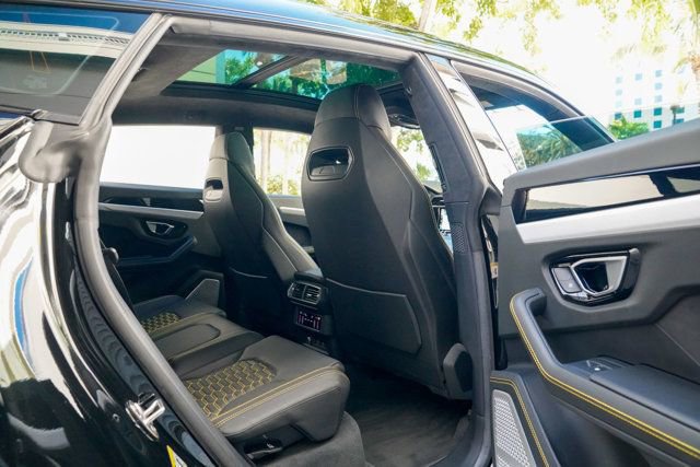 Used 2022 Lamborghini Urus image 84