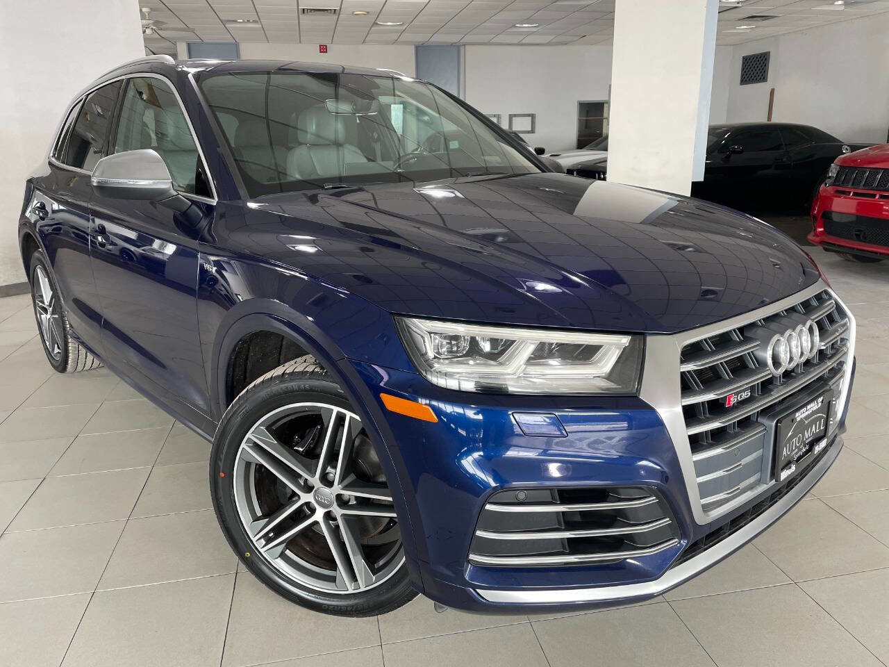 Used 2018 Audi SQ5 Premium Plus w/ Navigation Package image 1