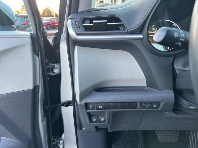 Used 2024 Toyota Sienna XLE image 27
