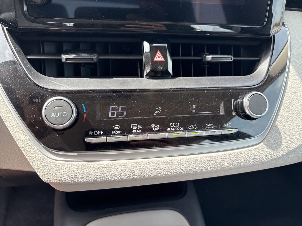 Used 2026 Toyota Corolla LE FWD image 17