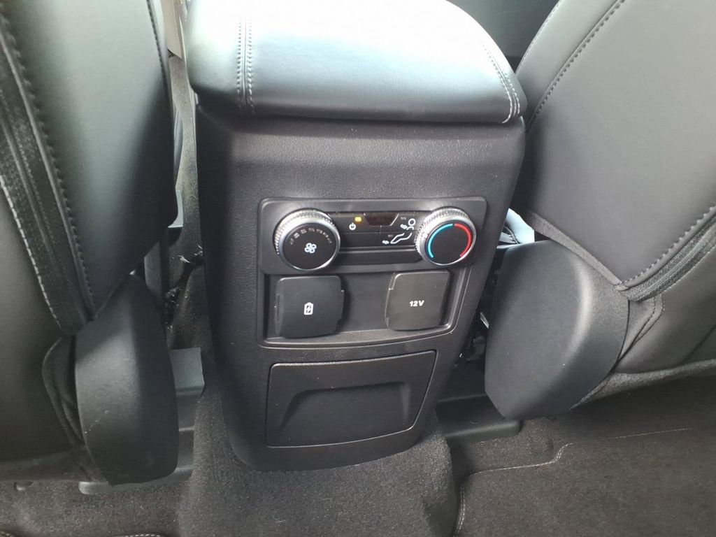 Used 2024 Ford Explorer XLT w/ Equipment Group 202A AWD/4WD image 13