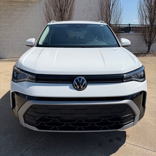 Used 2025 Volkswagen Taos SE AWD/4WD image 8