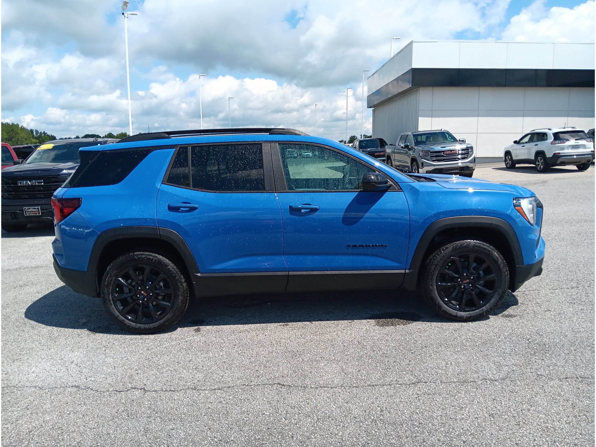 New 2027 GMC Terrain Elevation w/ Elevation Premium Package FWD image 5
