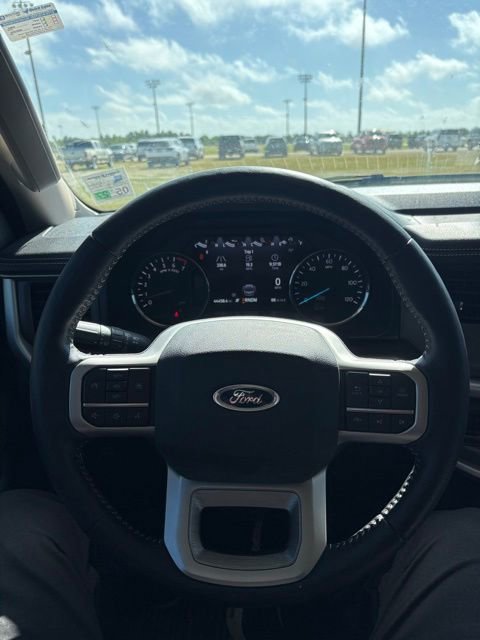 Used 2023 Ford Expedition XLT image 13