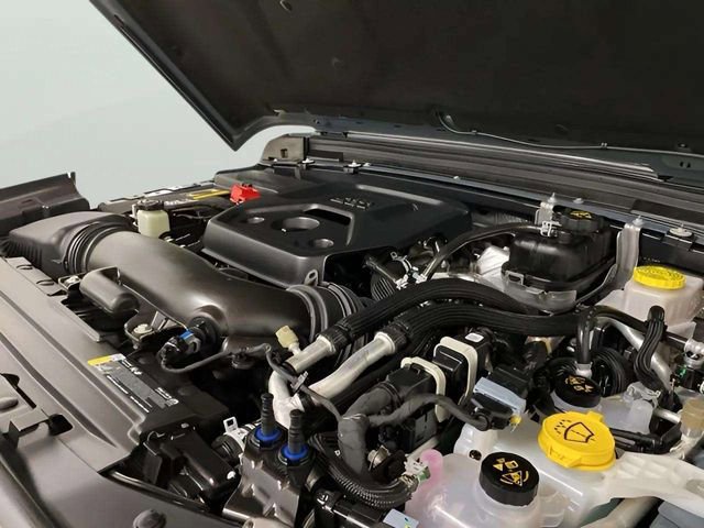 Used 2025 Jeep Wrangler Unlimited Sahara w/ Safety Group AWD/4WD image 12