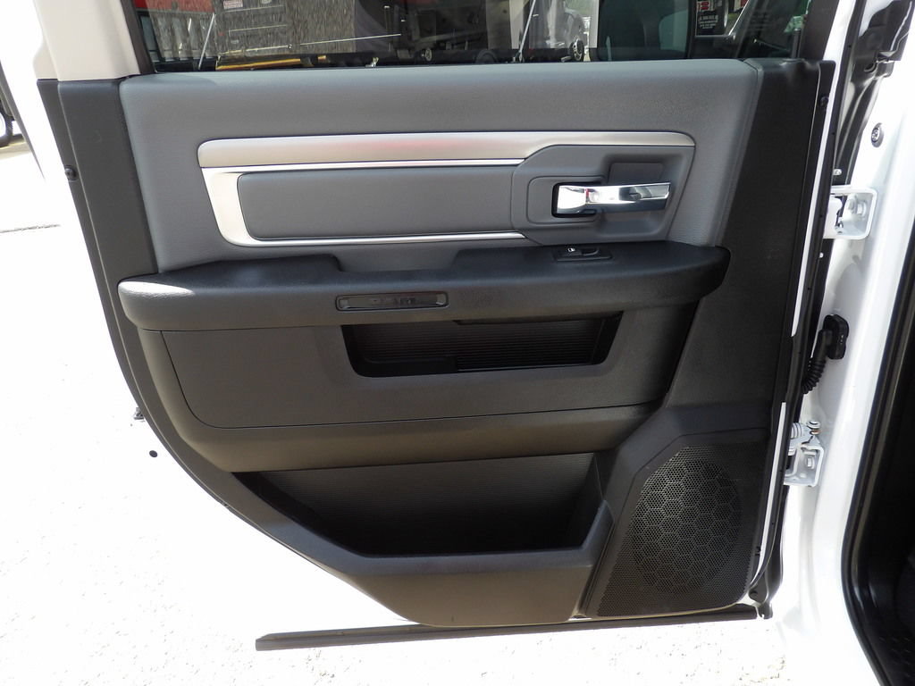 Used 2022 RAM 1500 Classic SLT RWD image 27
