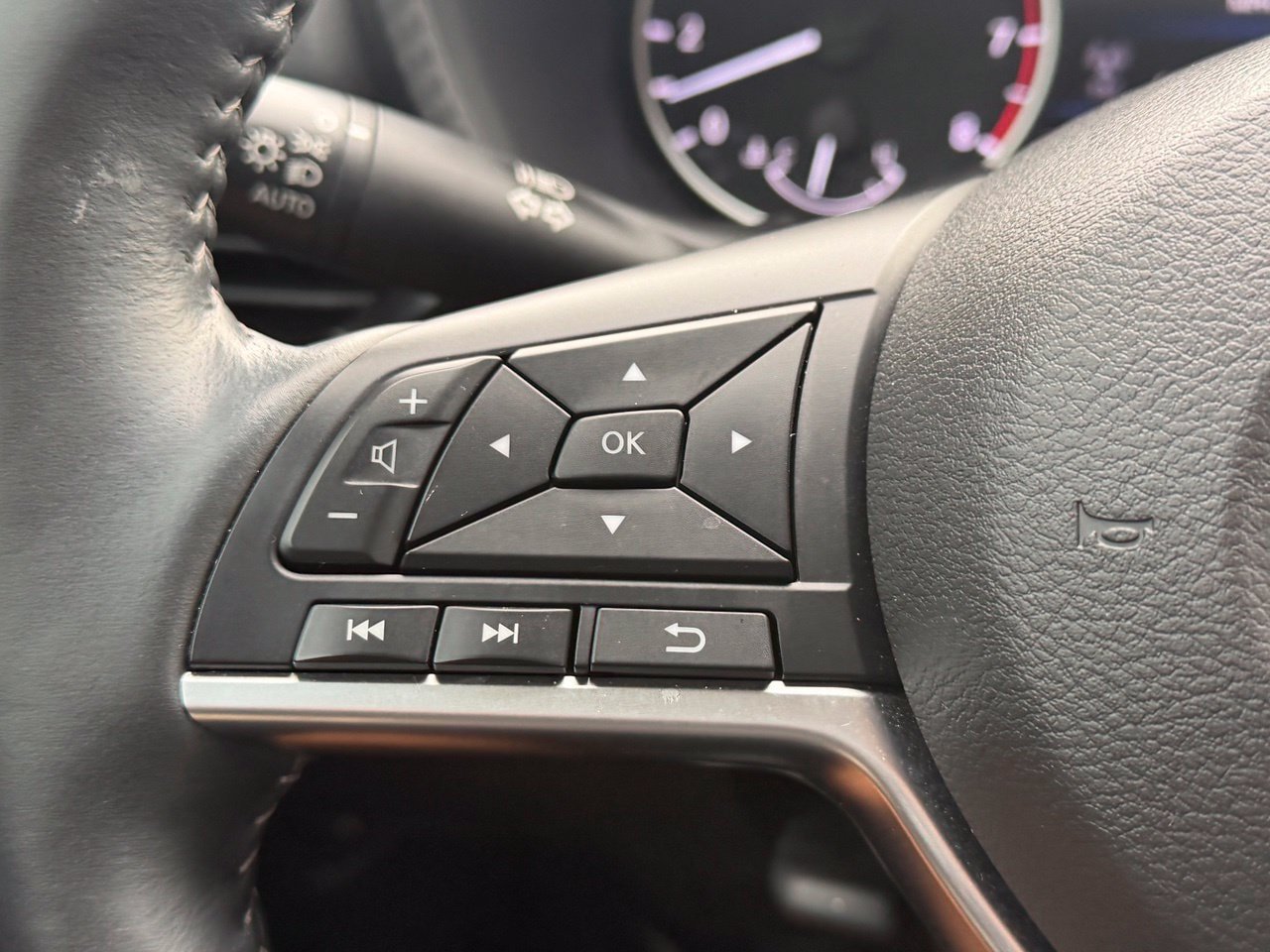 Certified 2025 Nissan Sentra SV w/ All-Weather Package FWD image 18
