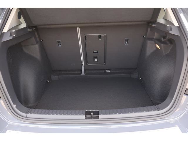 Certified 2023 Volkswagen Taos SE w/ Black Wheel Package FWD image 18