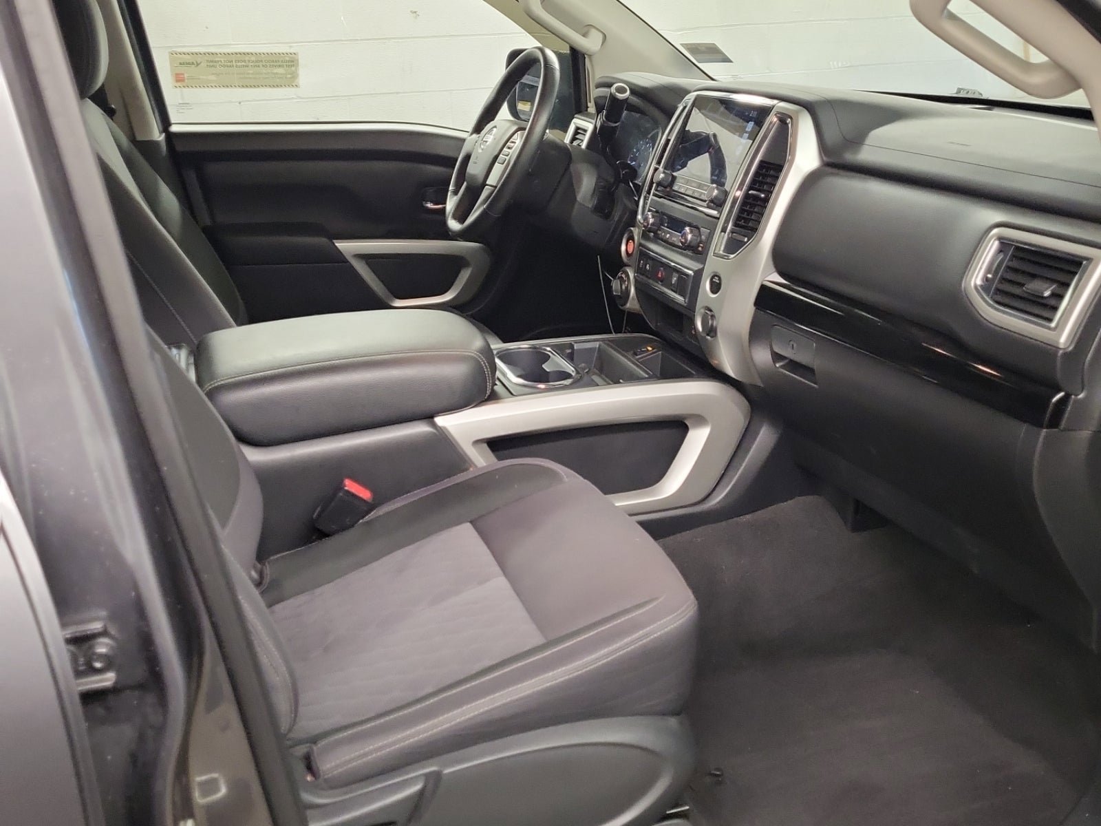 Used 2021 Nissan Titan SV w/ SV Convenience Package AWD/4WD image 13